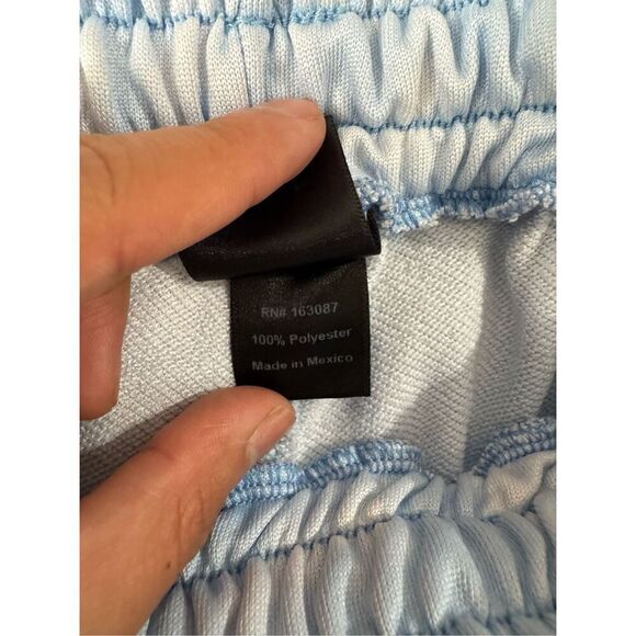 Blue shorts size medium - Picture 3 of 7